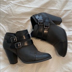LC Lauren Conrad black heeled booties